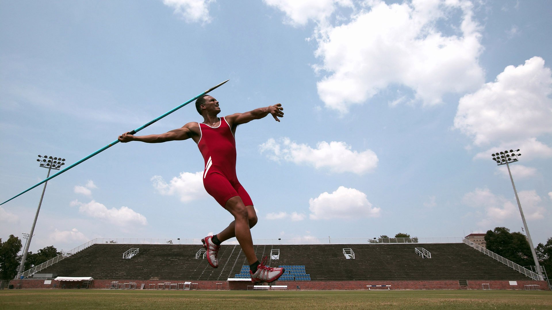 武汉卓尔客场逼平，积分榜位置暂时保持不变，武汉卓尔的主场叫什么